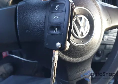 2014 Volkswagen Jetta 2.0L S z USA, uszkodzony, nr VIN 3VW2K7AJ3EM350095